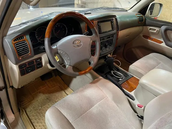 تویوتا، لندکروز چهار در