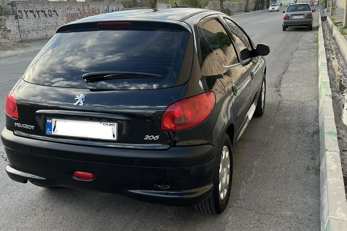 پژو،  206
