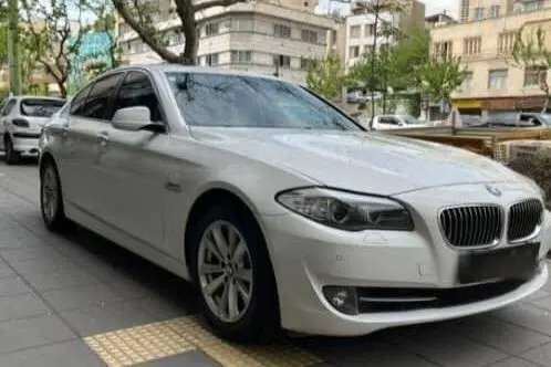 ب ام و، سری 5 سدان