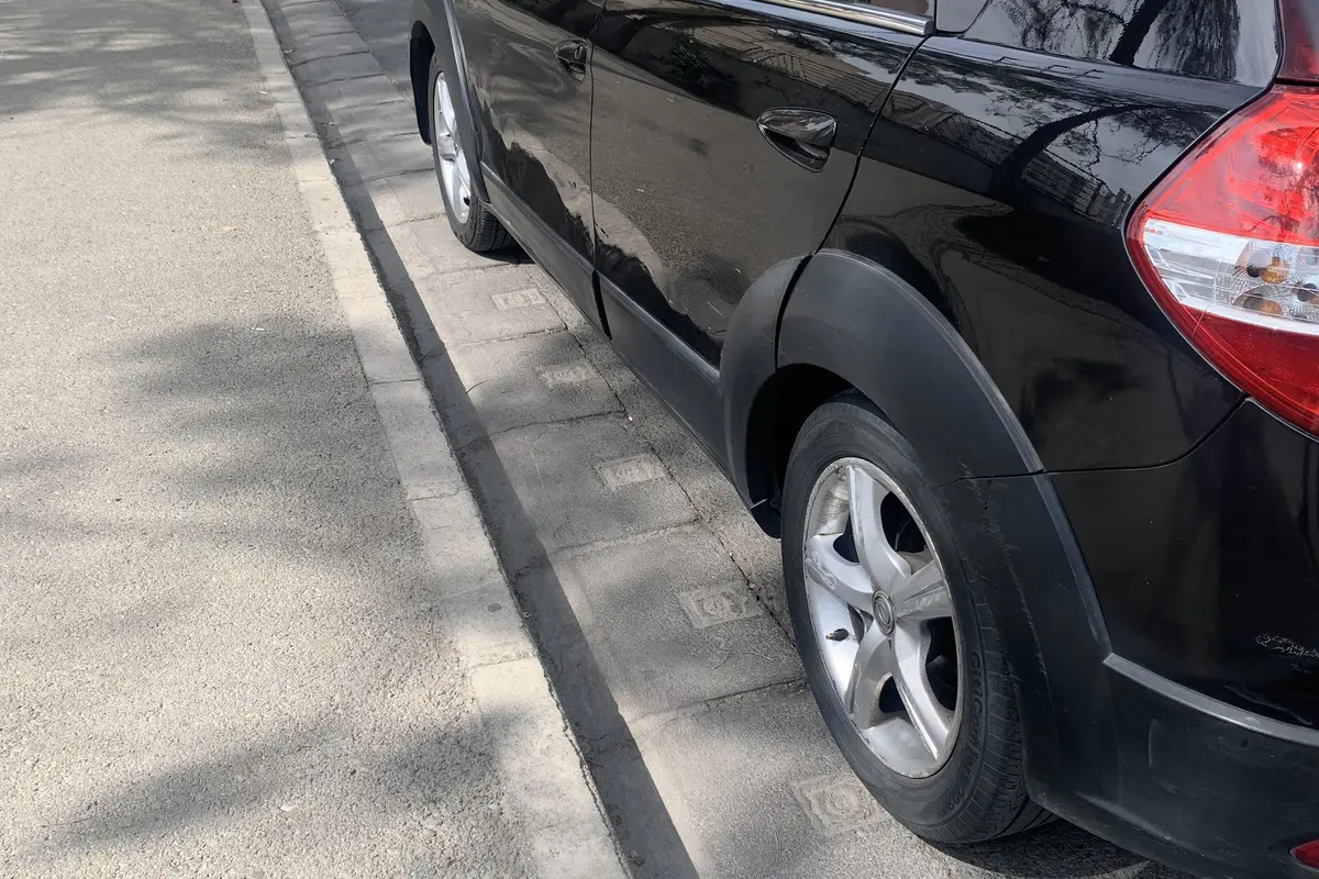 دانگ فنگ،  H30 کراس