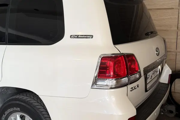 تویوتا، لندکروز چهار در