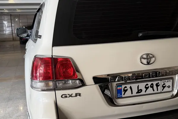 تویوتا، لندکروز چهار در