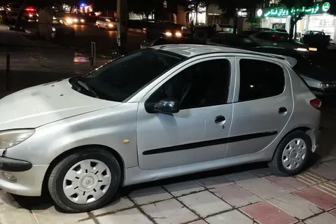 پژو، 206