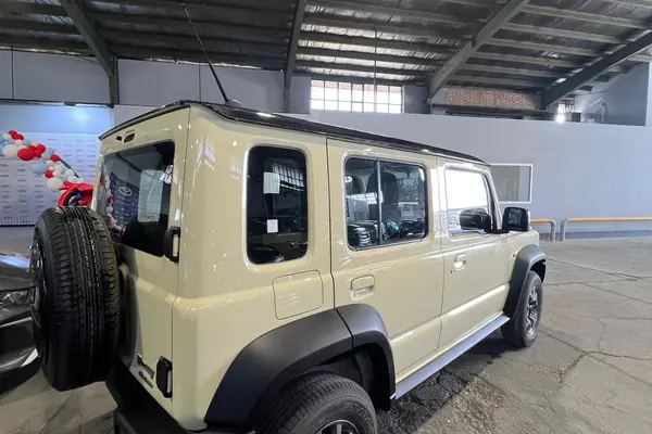 سوزوکی، جیمنی 5 در