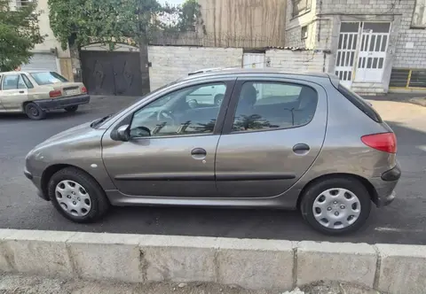 پژو، 206