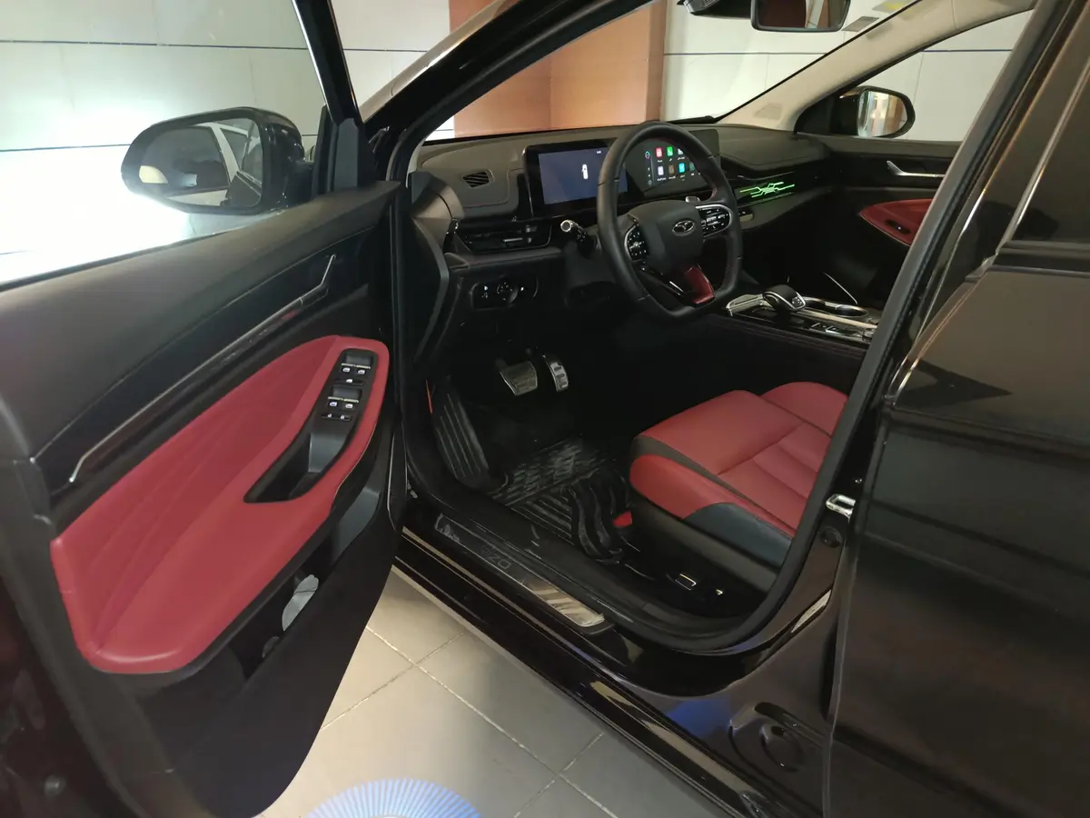 فونیکس،  آریزو 6 جی تی (Z6 GT)
