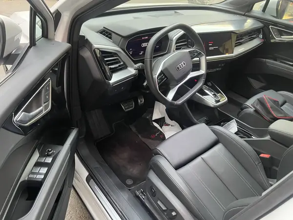 آئودی، Q4 e-tron