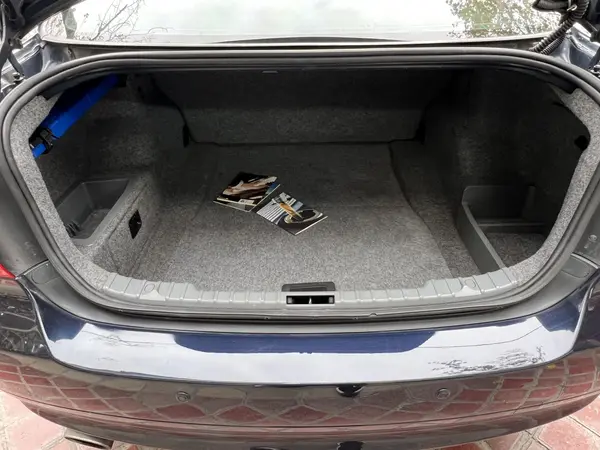 ب ام و، سری 3 سدان