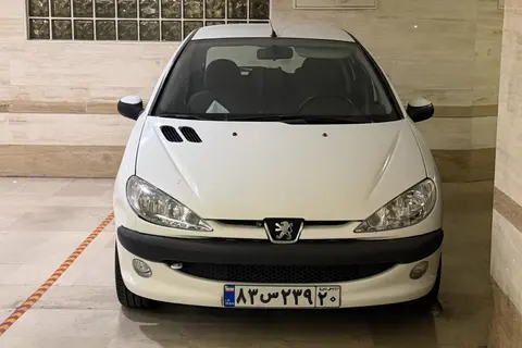 پژو، 206