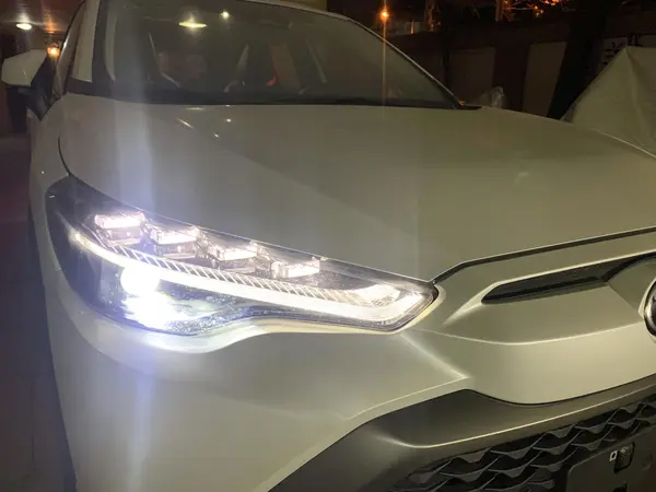 تویوتا، فرانت لندر هیبرید