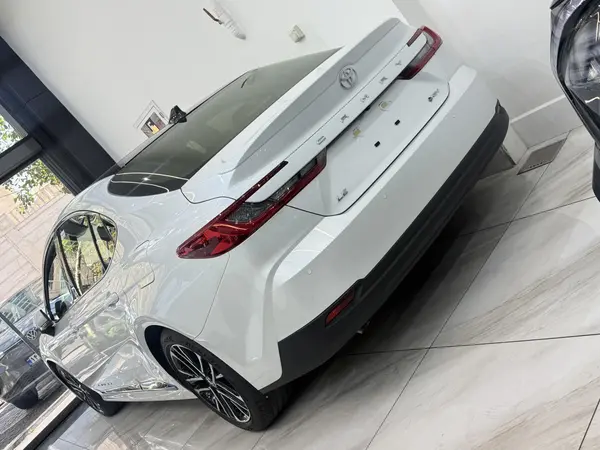 تویوتا، کمری هیبرید