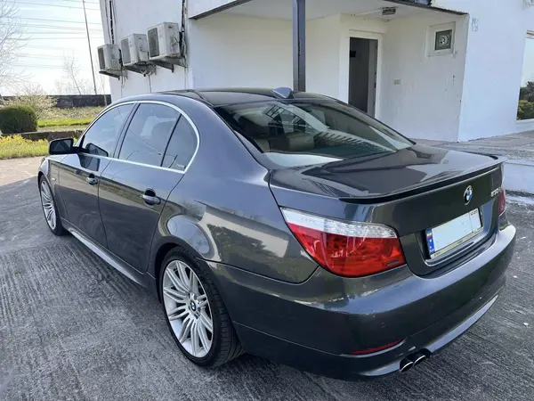 ب ام و، سری 5 سدان