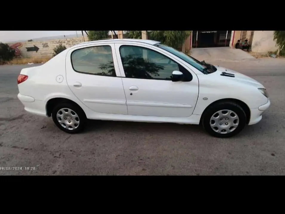 پژو،  206