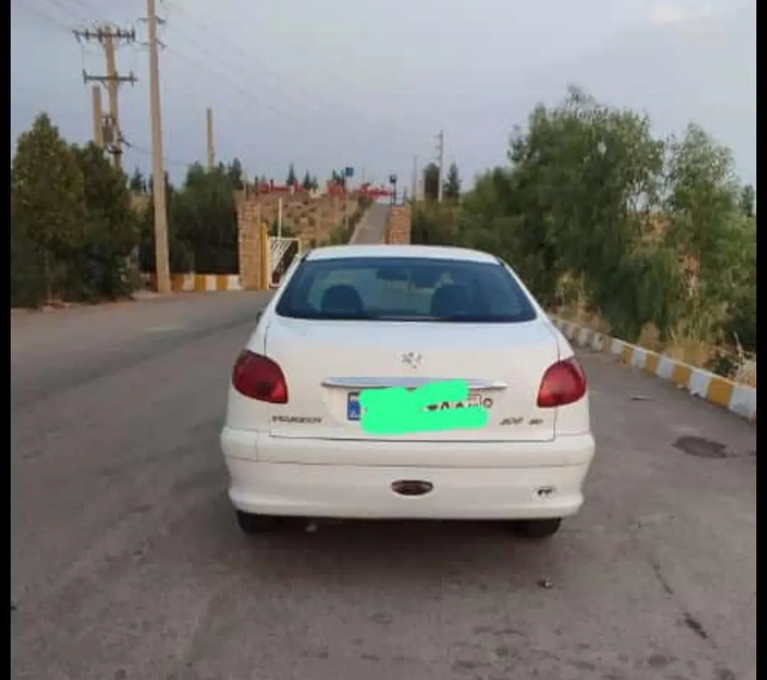 پژو،  206
