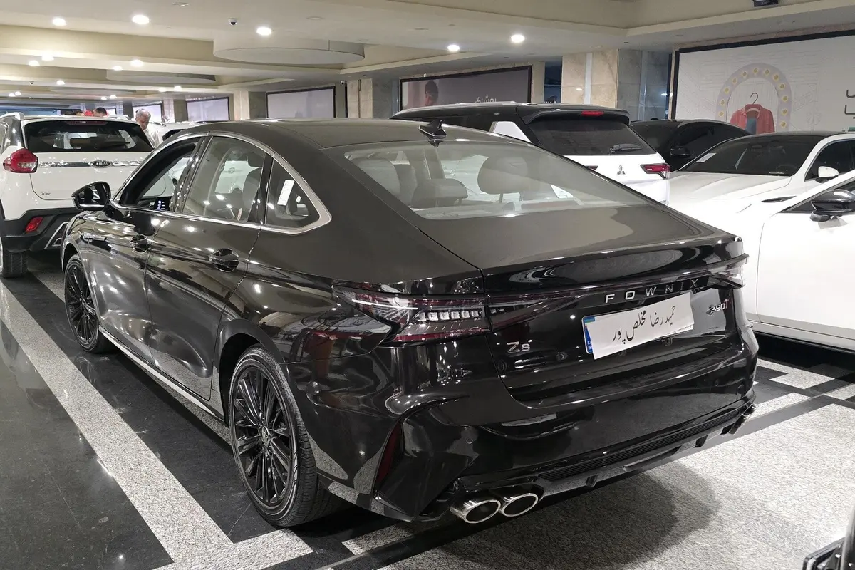 فونیکس،  آریزو 8 (Z8)