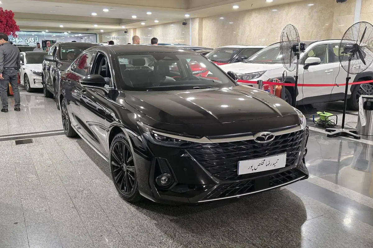 فونیکس،  آریزو 8 (Z8)
