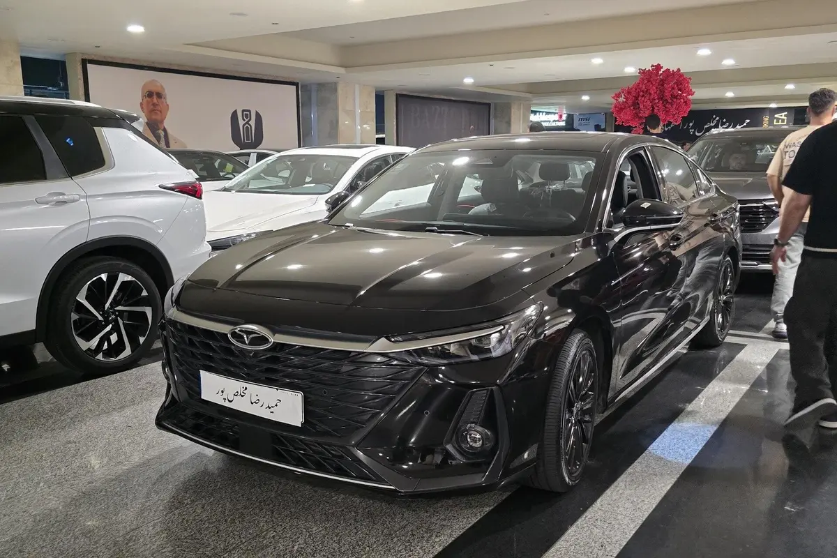 فونیکس،  آریزو 8 (Z8)