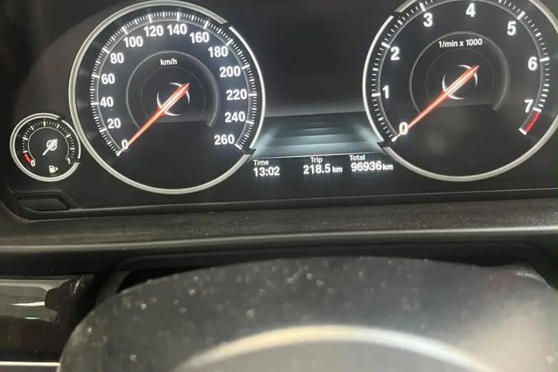 ب ام و،  سری 5 سدان
