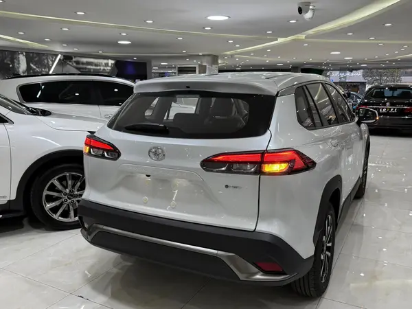 تویوتا، فرانت لندر هیبرید