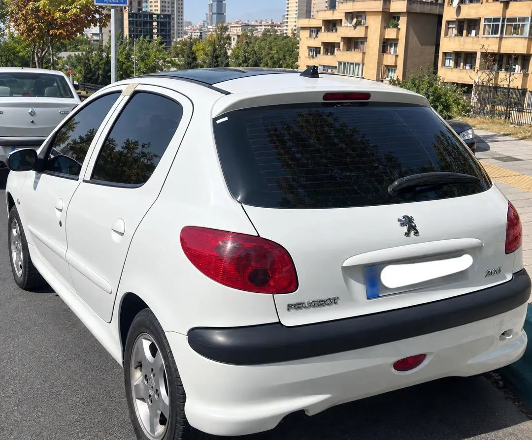 پژو،  206