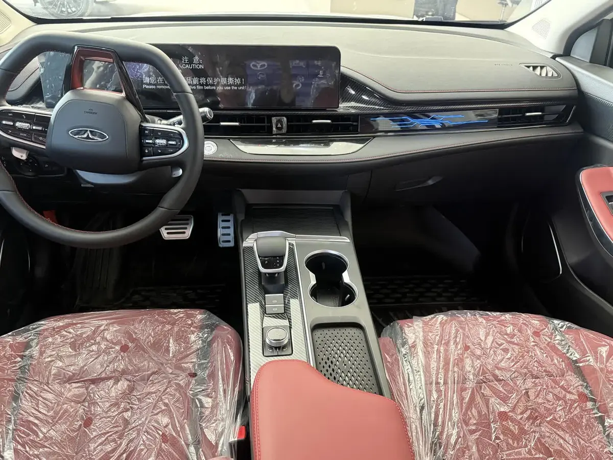 فونیکس،  آریزو 6 جی تی (Z6 GT)