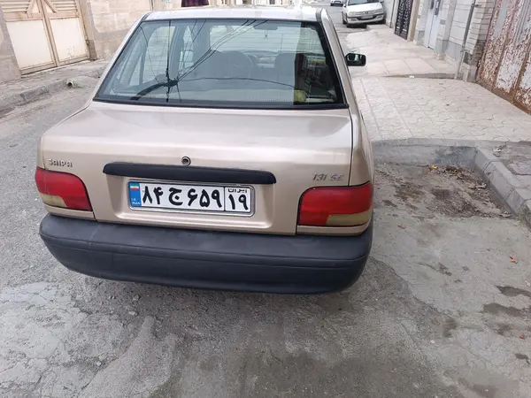 پراید، صندوق دار