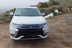 میتسوبیشی، اوتلندر PHEV