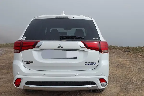 میتسوبیشی، اوتلندر PHEV