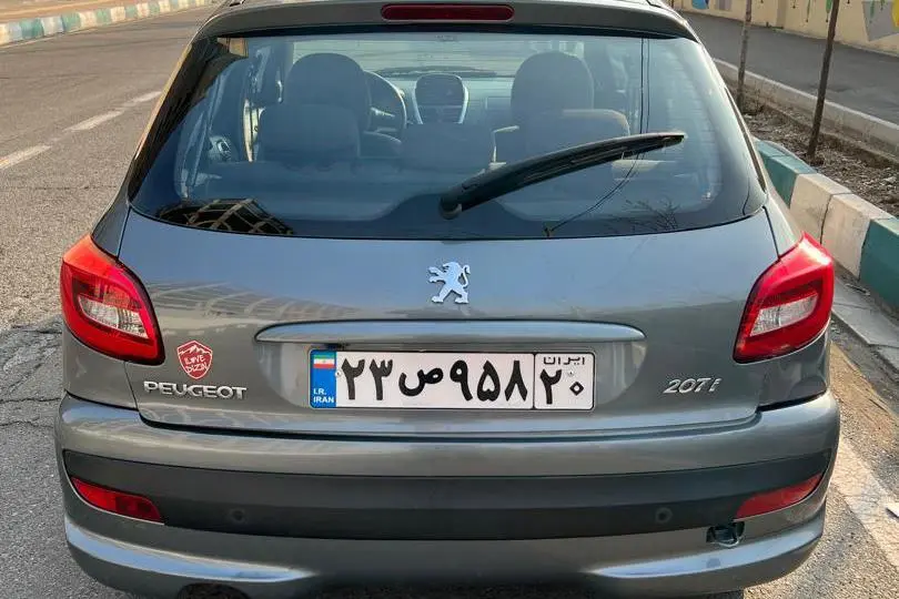 پژو،  207