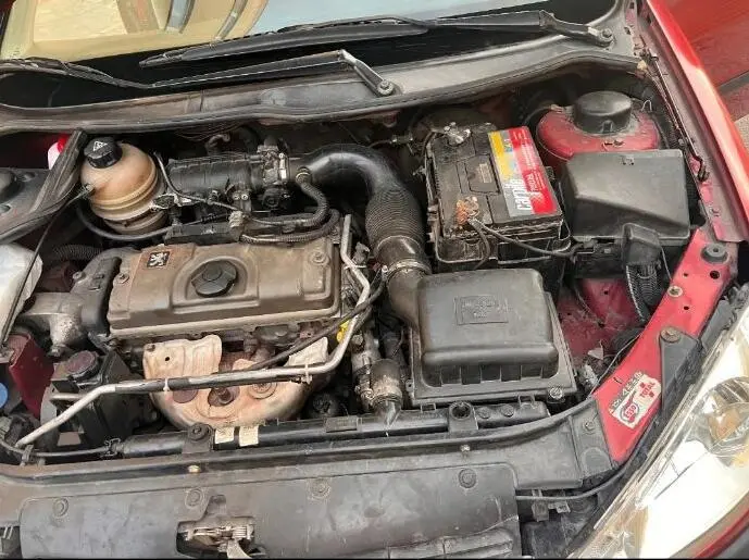 پژو،  206