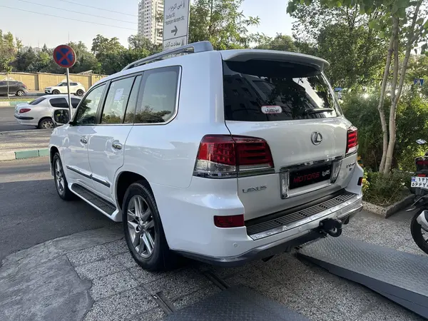 لکسوس  LX