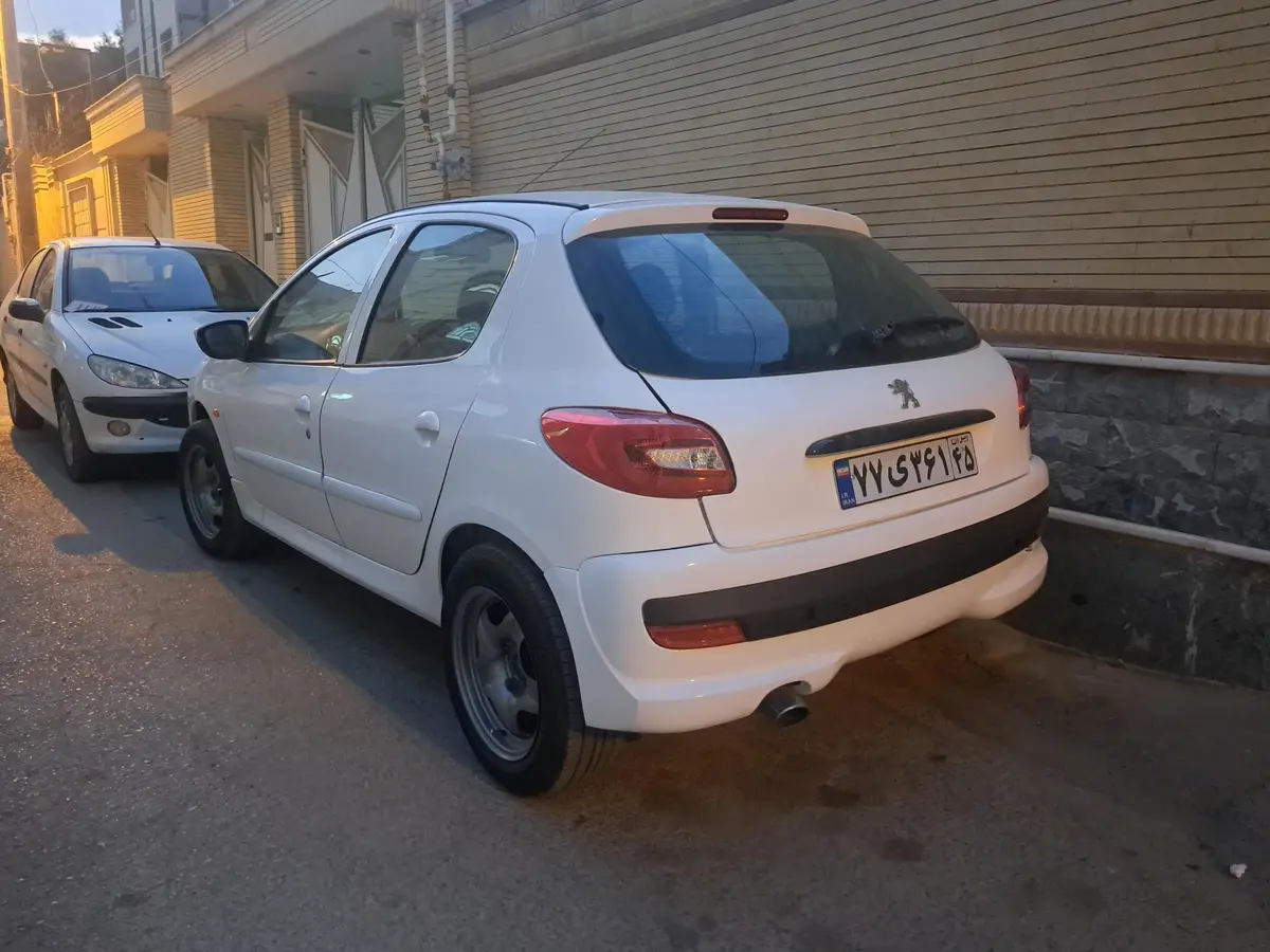 پژو،  206