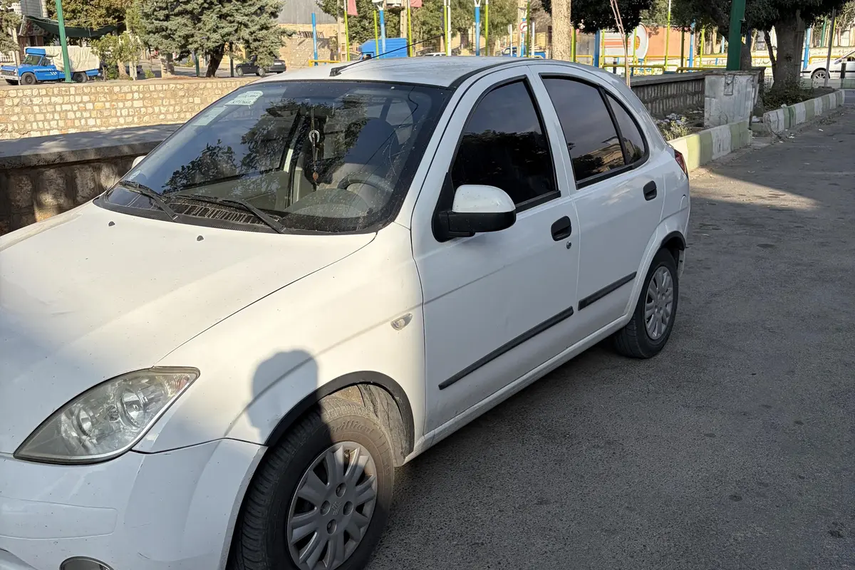 تیبا،  هاچ بک