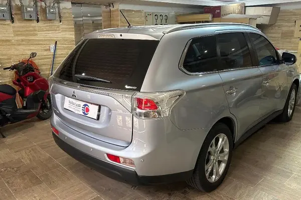 میتسوبیشی، اوتلندر