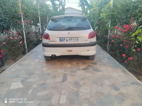 پژو، 206
