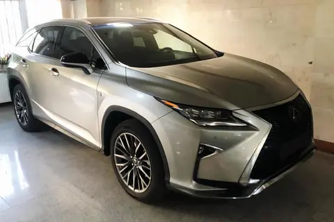 لکسوس، LX