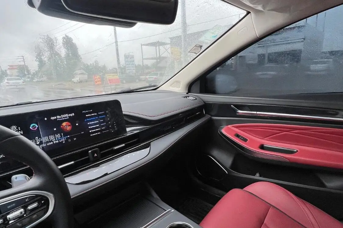 فونیکس،  آریزو 6 جی تی (Z6 GT)