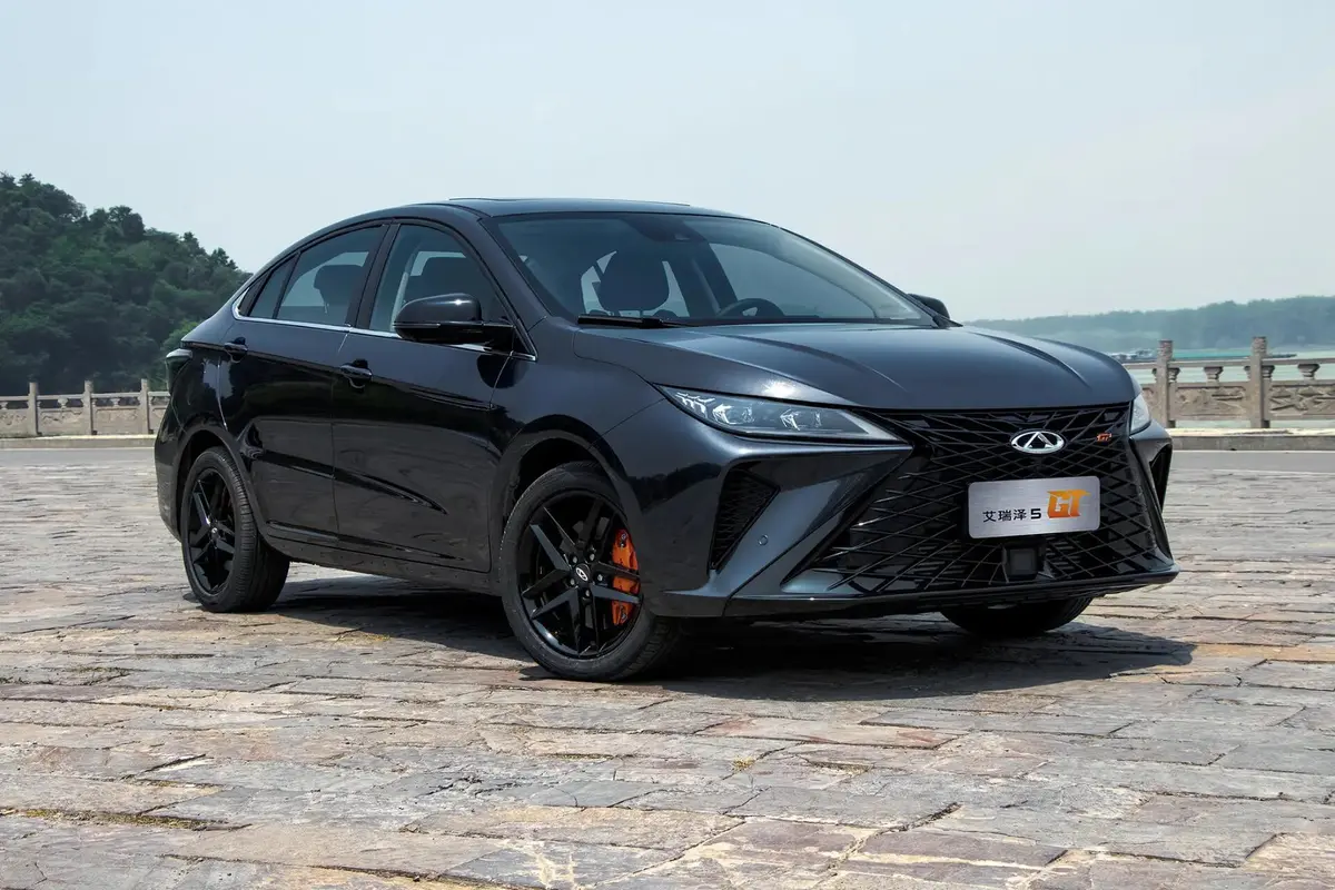فونیکس،  آریزو 6 جی تی (Z6 GT)
