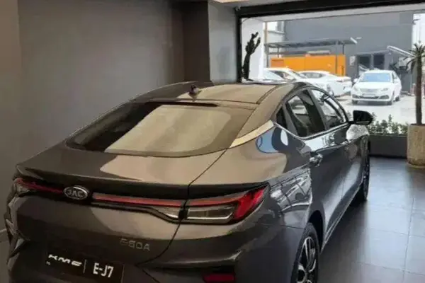 کی ام سی، eJ7