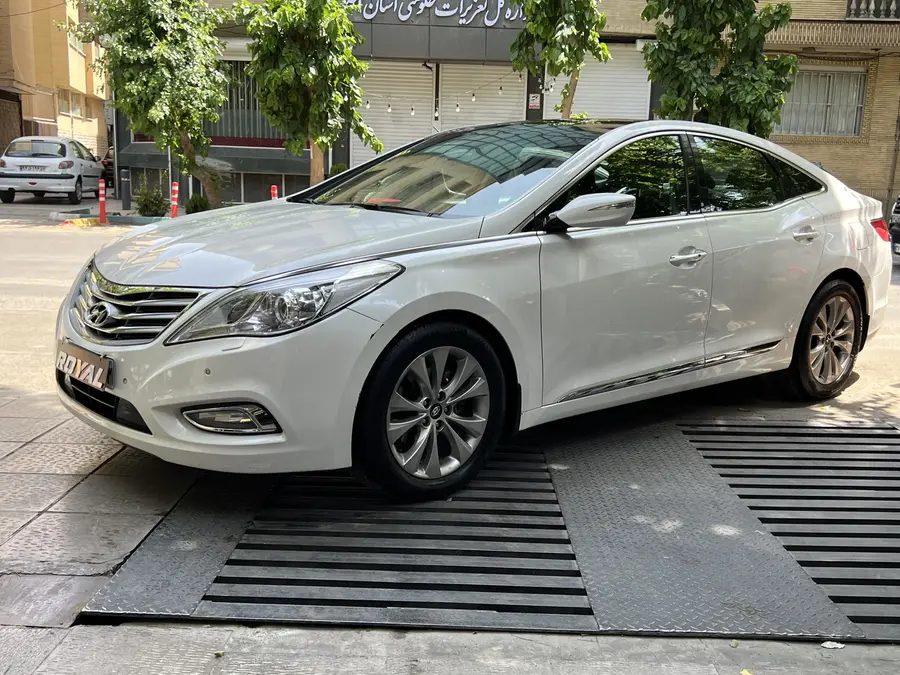 هیوندای، آزرا (گرنجور)