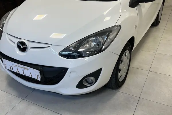 مزدا، 2 هاچ بک