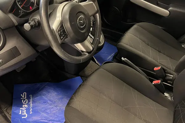 مزدا، 2 هاچ بک