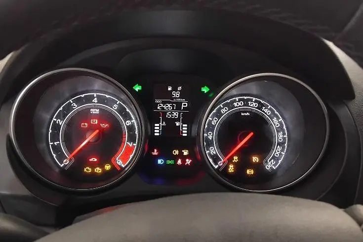 ام جی،  6