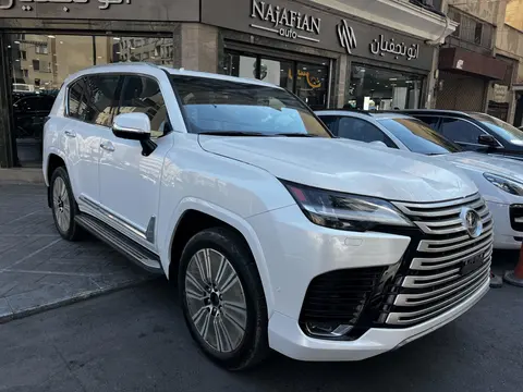 لکسوس، LX
