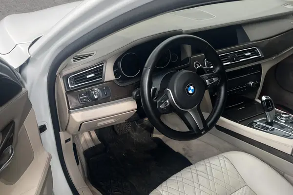 ب ام و، سری 7