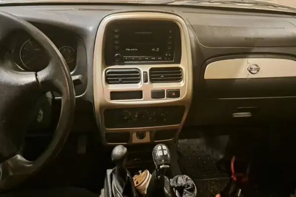 نیسان، پیکاپ دو کابین