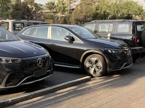 بنز، EQE SUV