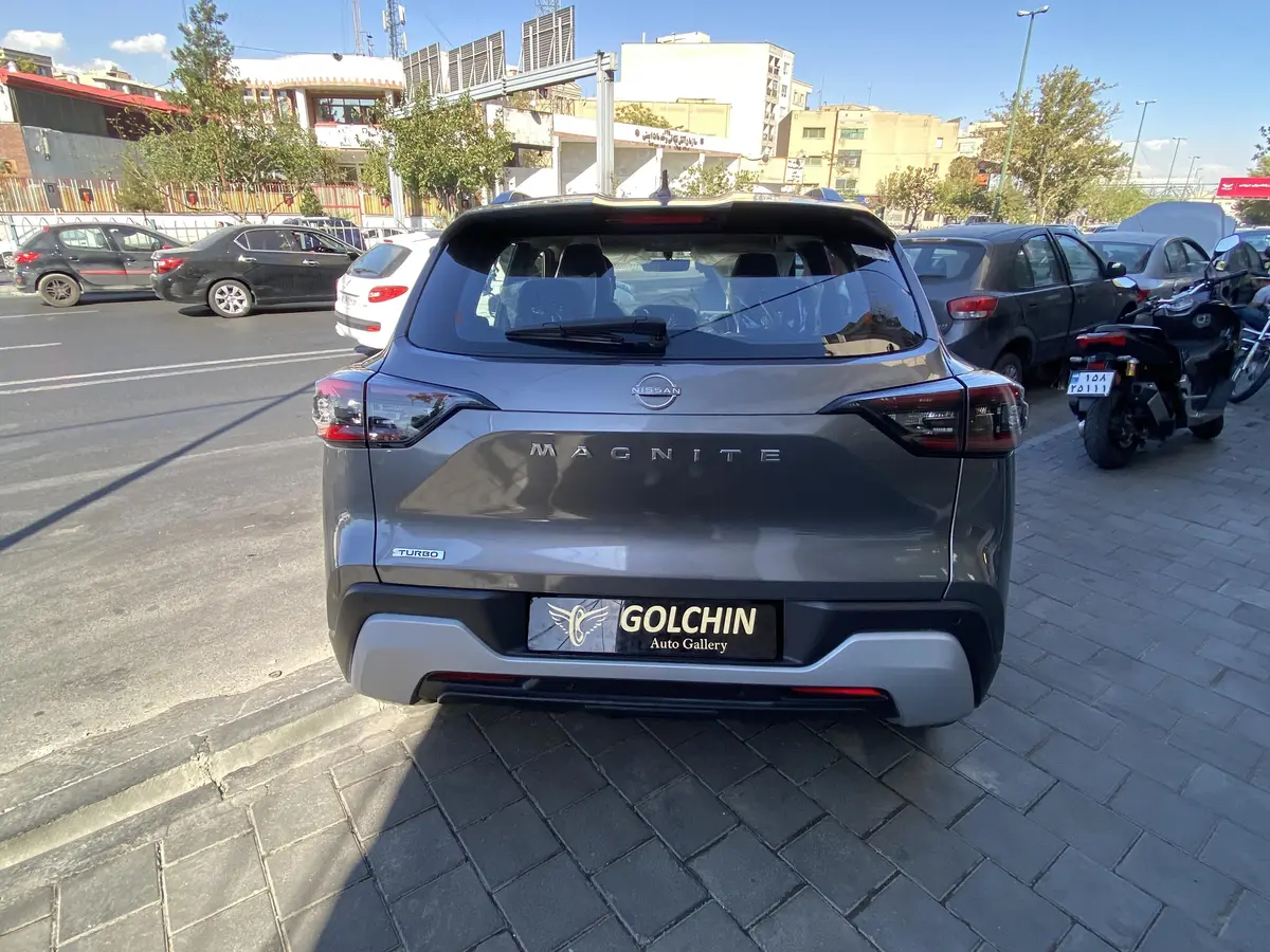 نیسان،  مگنایت