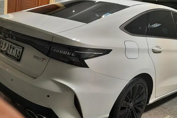 فونیکس، آریزو 8 (Z8)