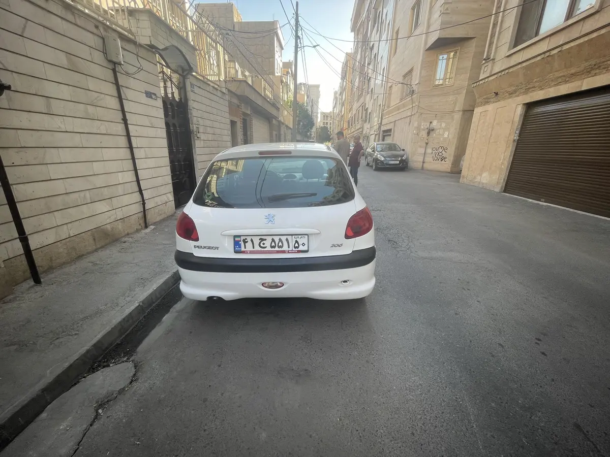 پژو،  206